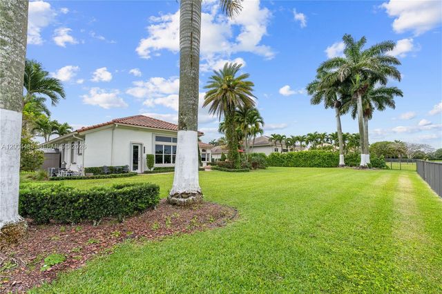 14857 SW 38th St, Davie, FL 33331