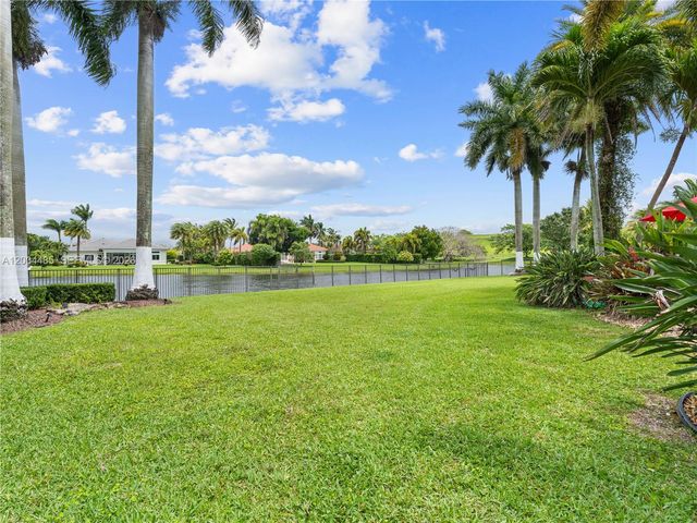 14857 SW 38th St, Davie, FL 33331