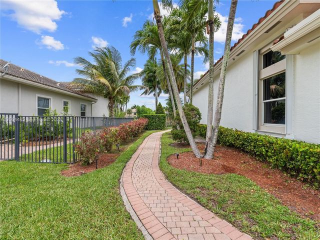 14857 SW 38th St, Davie, FL 33331