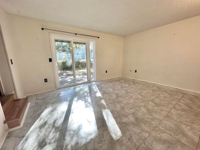 223 Oxford Court, Mary Esther, FL 32569