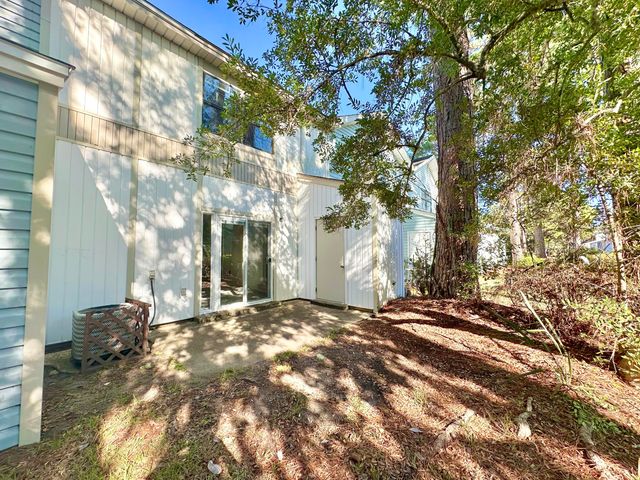 223 Oxford Court, Mary Esther, FL 32569