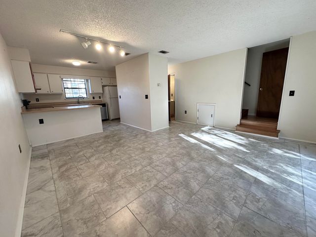 223 Oxford Court, Mary Esther, FL 32569