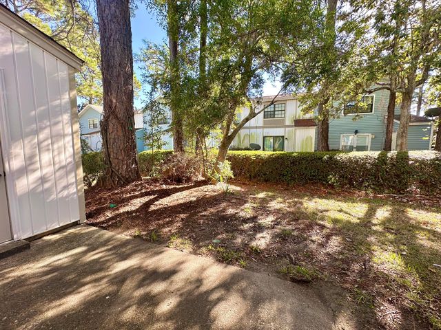 223 Oxford Court, Mary Esther, FL 32569