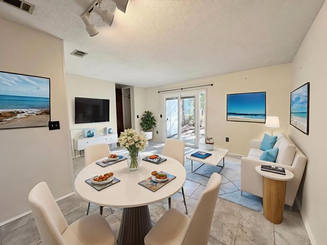 223 Oxford Court, Mary Esther, FL 32569