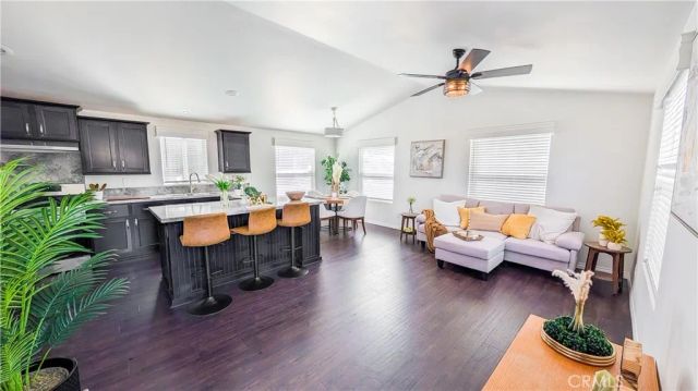 400 E. Arbor St. 1, Long Beach, CA 90805
