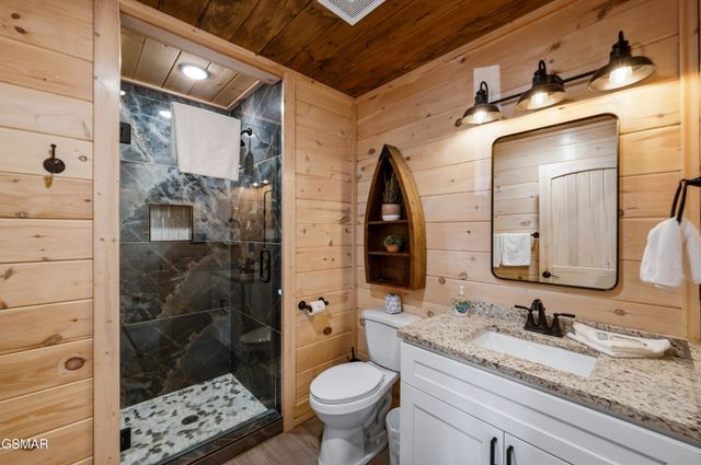 1802 Stone Wood Way, Pigeon Forge, TN 37862