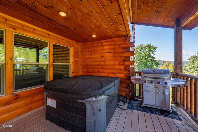 1802 Stone Wood Way, Pigeon Forge, TN 37862