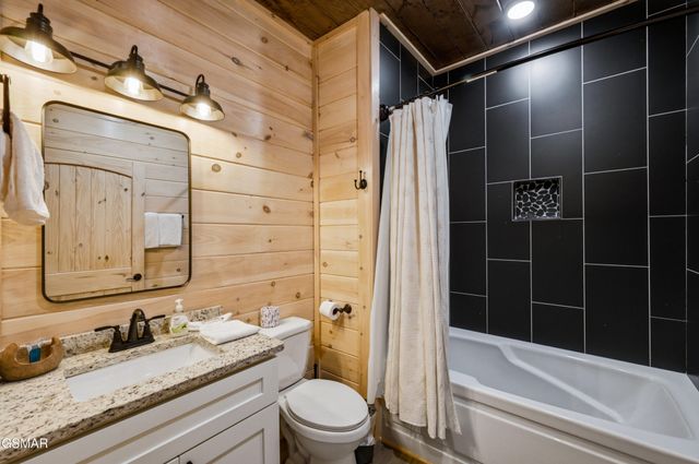 1802 Stone Wood Way, Pigeon Forge, TN 37862