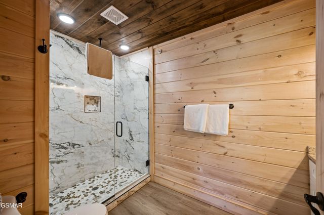 1802 Stone Wood Way, Pigeon Forge, TN 37862