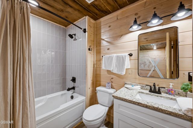1802 Stone Wood Way, Pigeon Forge, TN 37862