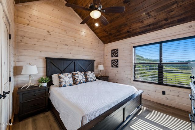 1802 Stone Wood Way, Pigeon Forge, TN 37862