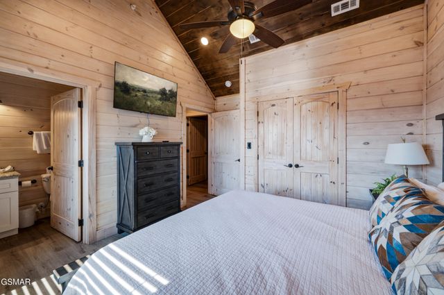 1802 Stone Wood Way, Pigeon Forge, TN 37862