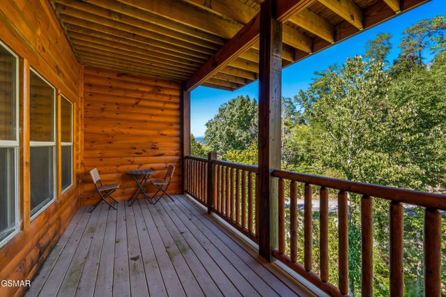 1802 Stone Wood Way, Pigeon Forge, TN 37862