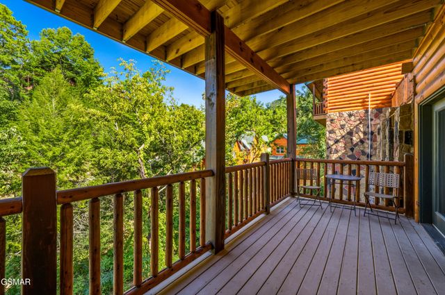 1802 Stone Wood Way, Pigeon Forge, TN 37862