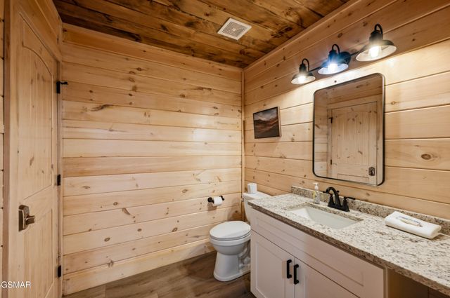 1802 Stone Wood Way, Pigeon Forge, TN 37862