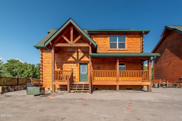 1802 Stone Wood Way, Pigeon Forge, TN 37862