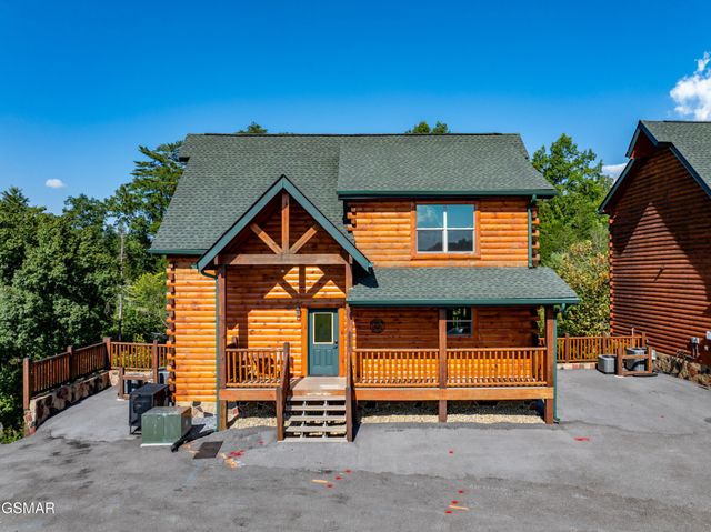 1802 Stone Wood Way, Pigeon Forge, TN 37862