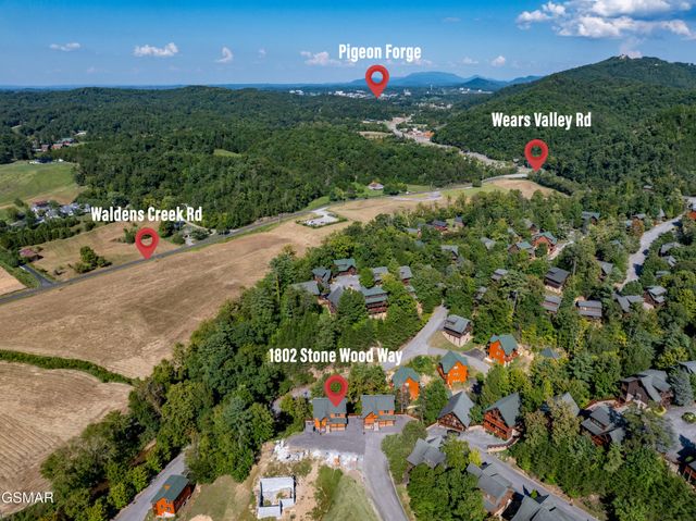 1802 Stone Wood Way, Pigeon Forge, TN 37862