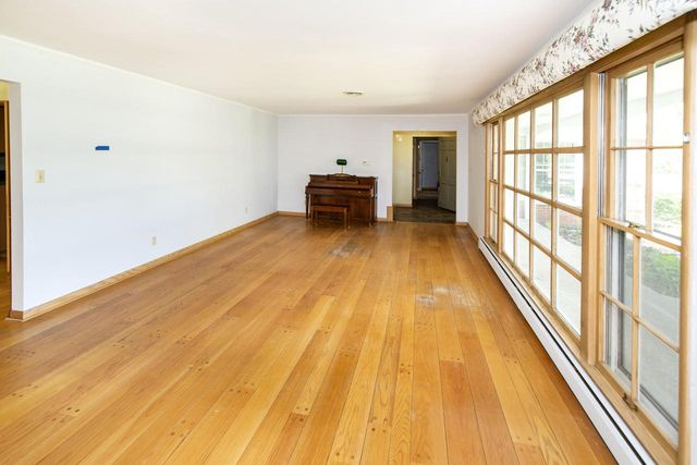 127 Fox Dale ROAD, Glendale, WI 53217