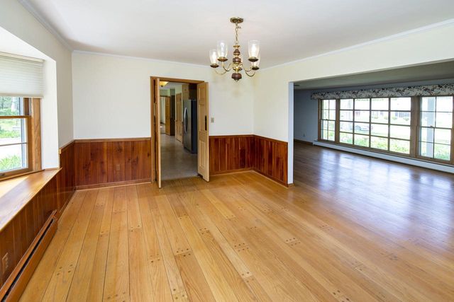 127 Fox Dale ROAD, Glendale, WI 53217
