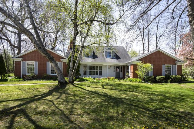 127 Fox Dale ROAD, Glendale, WI 53217