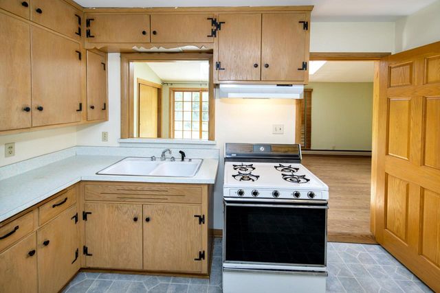 127 Fox Dale ROAD, Glendale, WI 53217