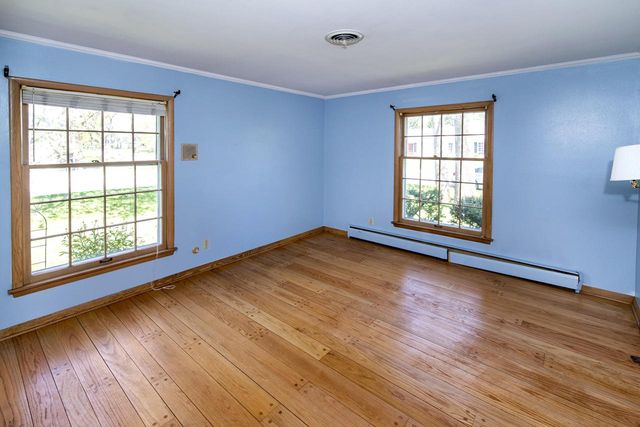 127 Fox Dale ROAD, Glendale, WI 53217