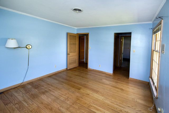 127 Fox Dale ROAD, Glendale, WI 53217
