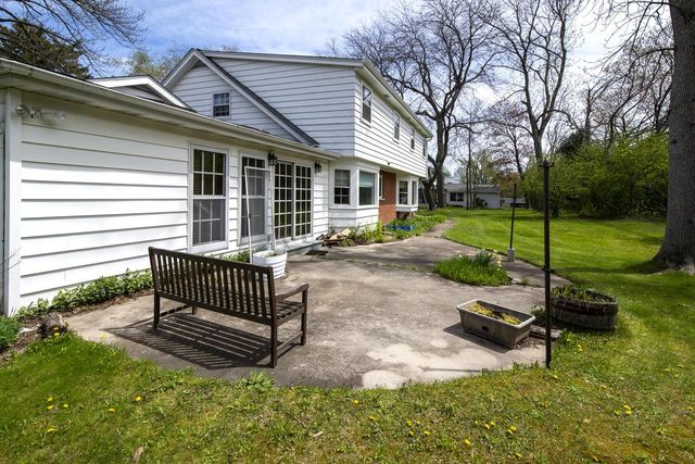 127 Fox Dale ROAD, Glendale, WI 53217