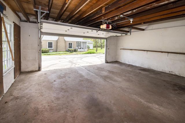 127 Fox Dale ROAD, Glendale, WI 53217