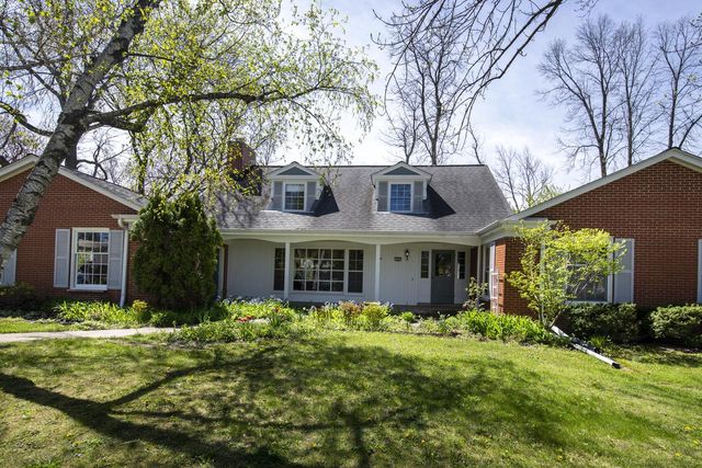 127 Fox Dale ROAD, Glendale, WI 53217