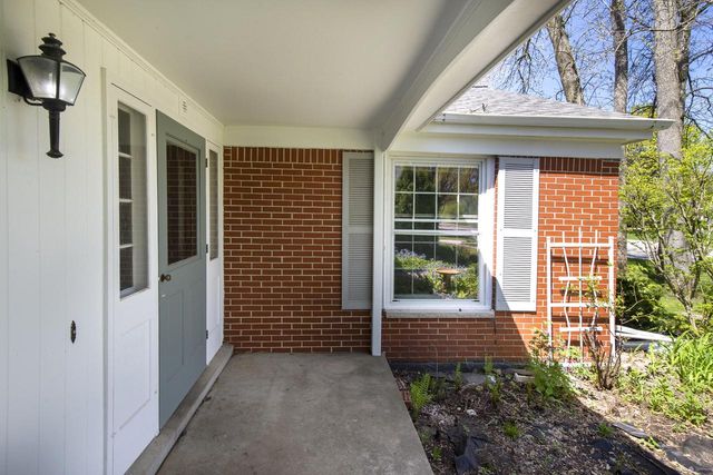 127 Fox Dale ROAD, Glendale, WI 53217