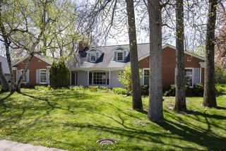 127 Fox Dale ROAD, Glendale, WI 53217