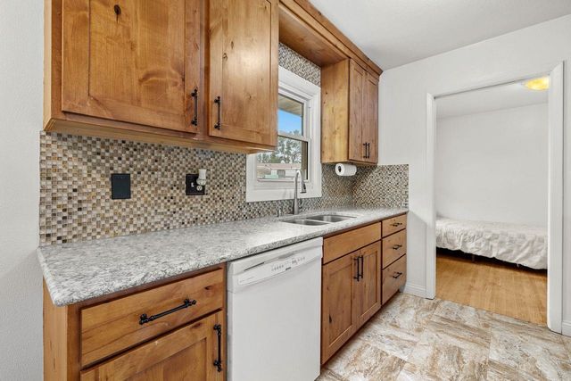 506 18th Ave. SW, Minot, ND 58701
