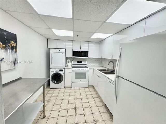 210 174th St 907, Sunny Isles Beach, FL 33160