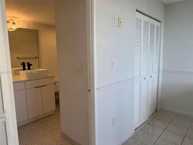 210 174th St 907, Sunny Isles Beach, FL 33160
