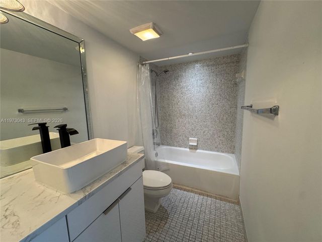 210 174th St 907, Sunny Isles Beach, FL 33160