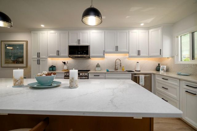 1801 GULF DRIVE N 276, Bradenton Beach, FL 34217