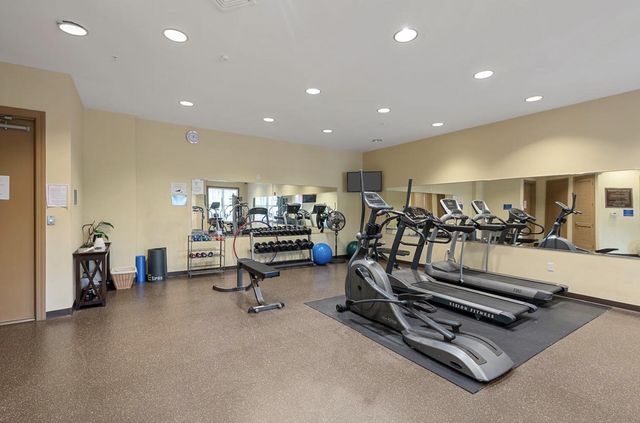 200 River Landing B 403, Charleston, SC 29492