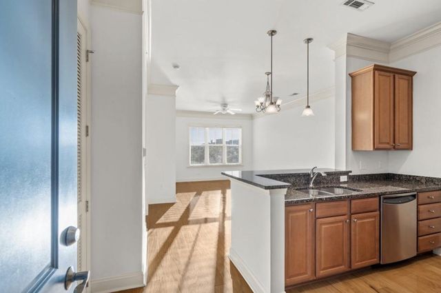 200 River Landing B 403, Charleston, SC 29492