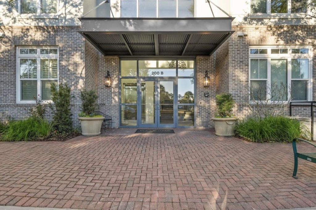 200 River Landing B 403, Charleston, SC 29492