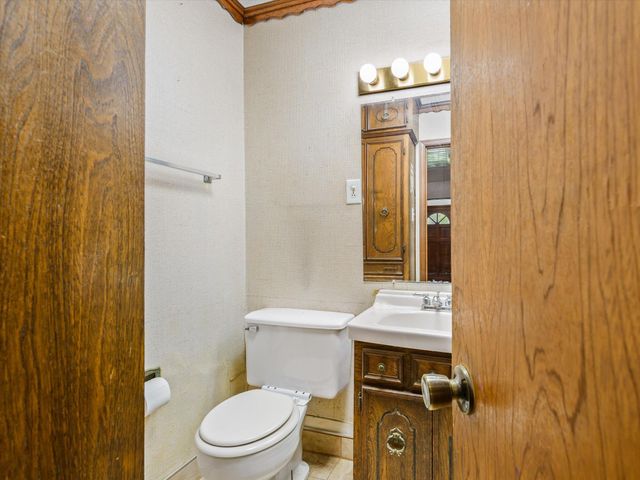 213 Highland Drive, Hitchcock, TX 77563