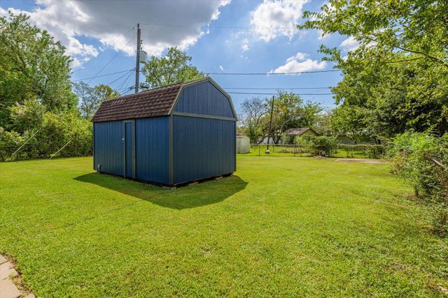 213 Highland Drive, Hitchcock, TX 77563