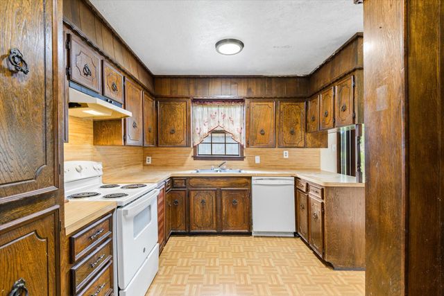 213 Highland Drive, Hitchcock, TX 77563