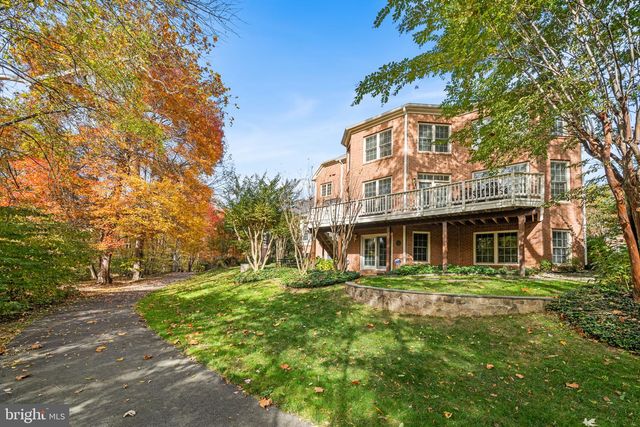 10121 RATCLIFFE MANOR DR, Fairfax, VA 22030