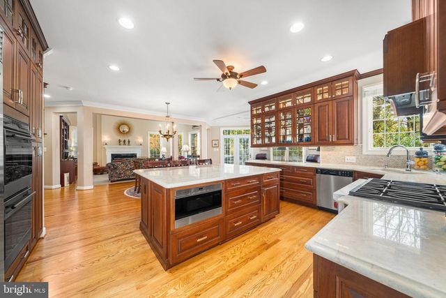 10121 RATCLIFFE MANOR DR, Fairfax, VA 22030