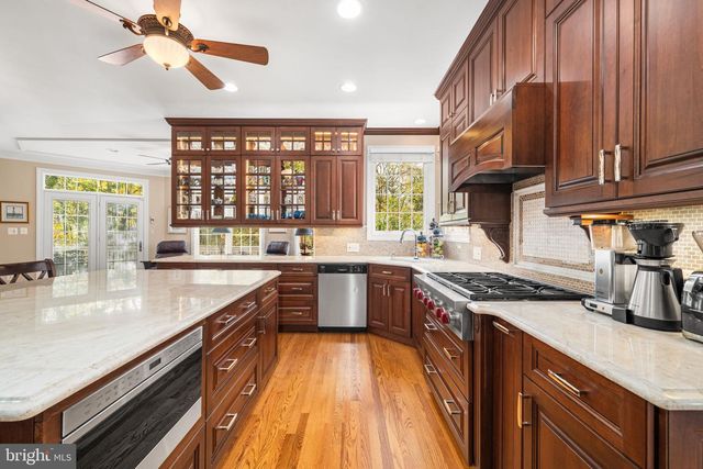 10121 RATCLIFFE MANOR DR, Fairfax, VA 22030