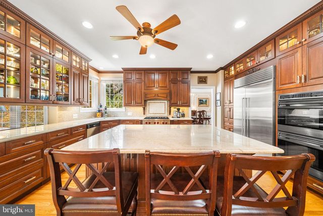 10121 RATCLIFFE MANOR DR, Fairfax, VA 22030