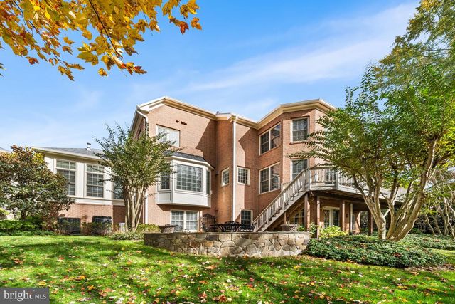 10121 RATCLIFFE MANOR DR, Fairfax, VA 22030