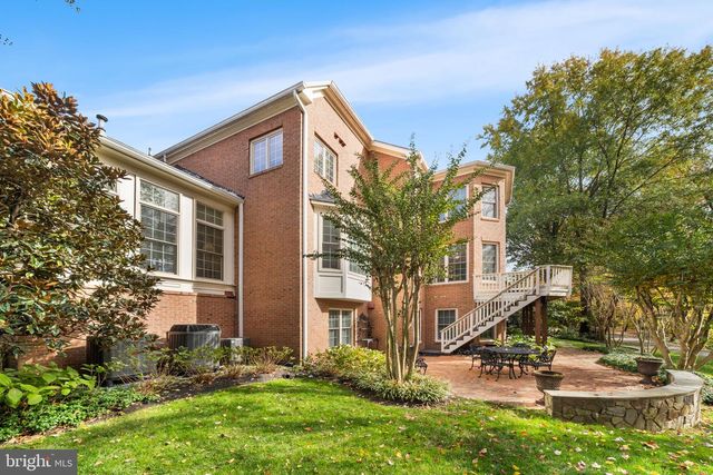 10121 RATCLIFFE MANOR DR, Fairfax, VA 22030
